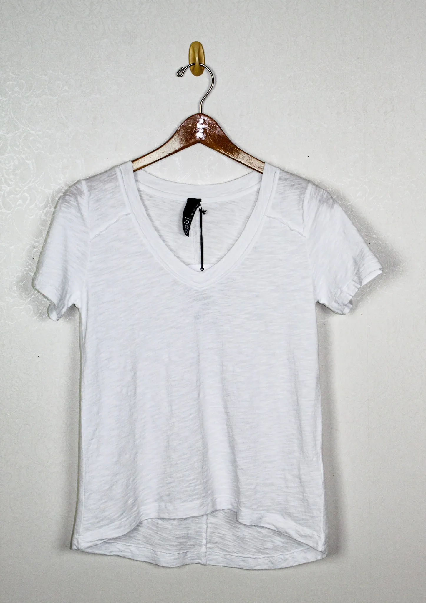 Bobi S/S V Neck Raw Edge Top