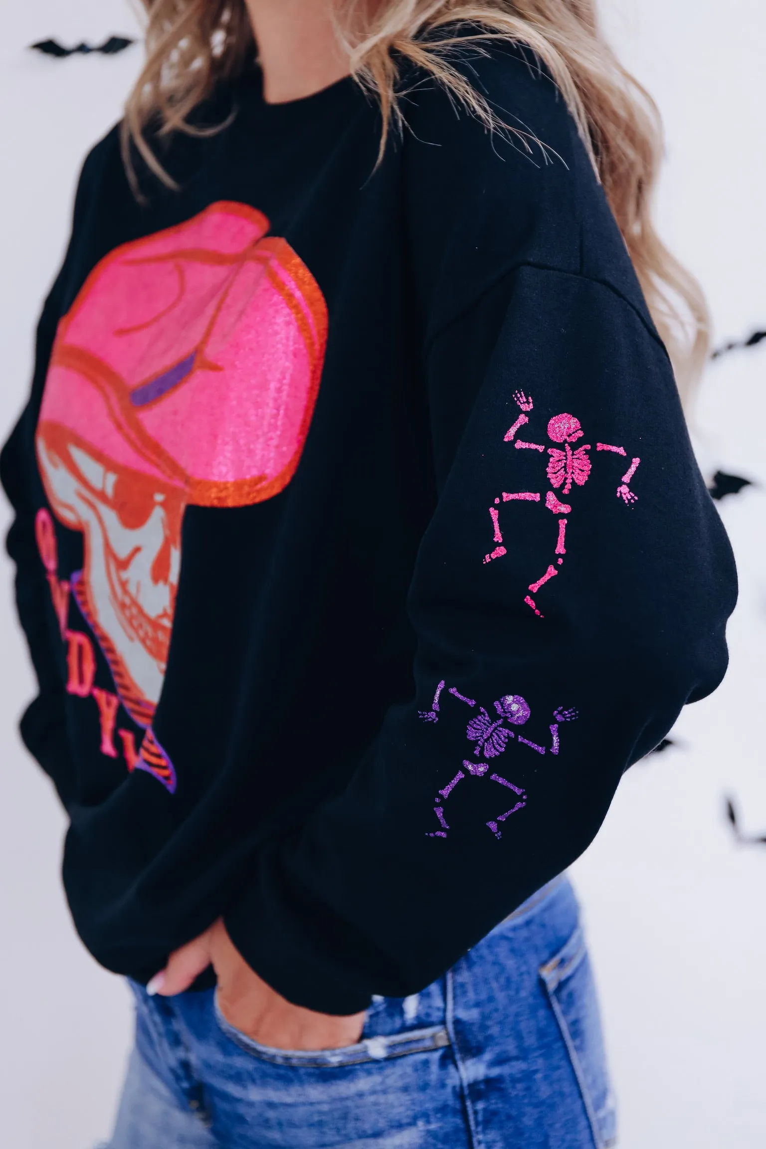 Cowboy Skull "Howdy" Graphic Top- Black