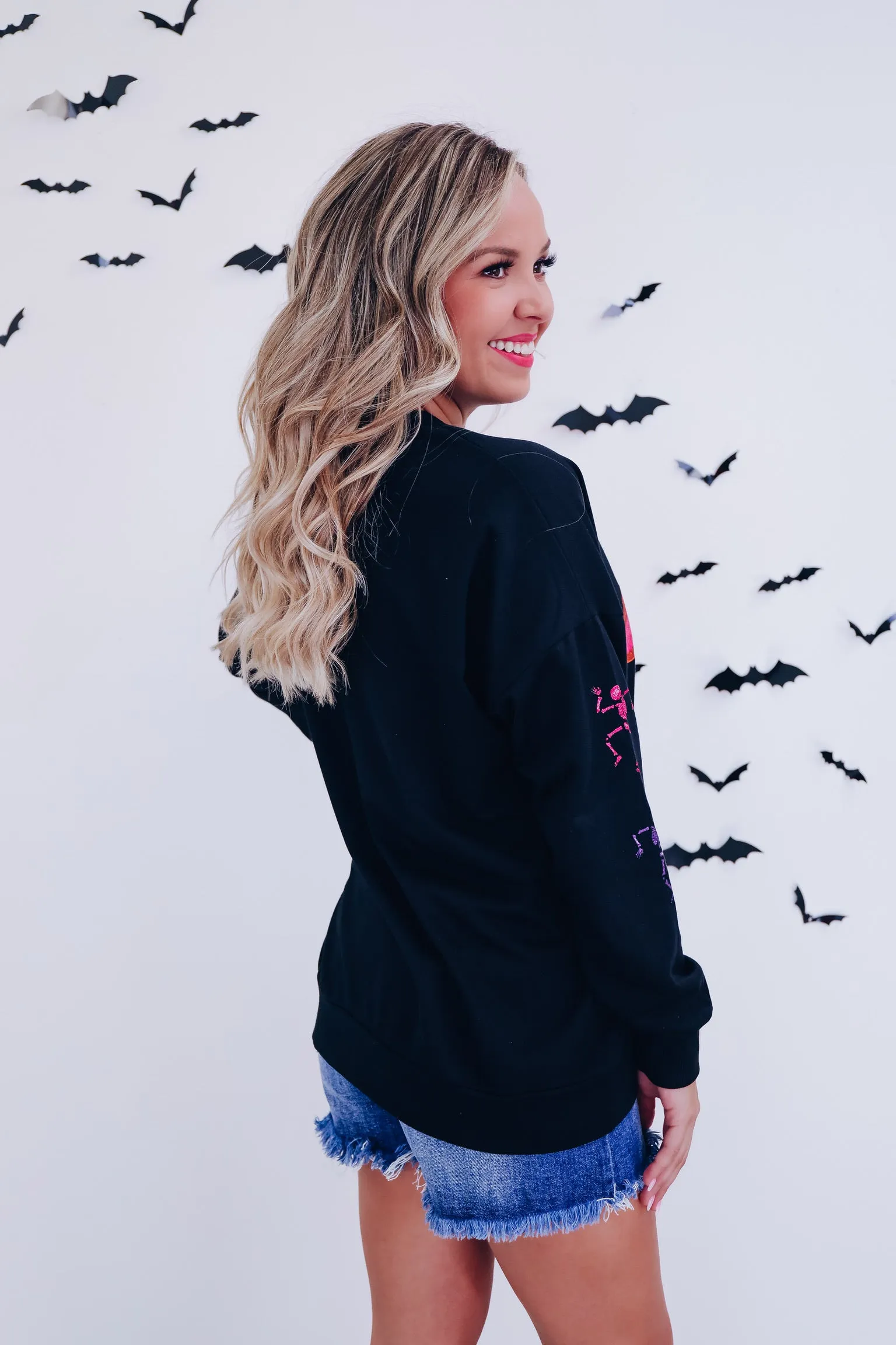 Cowboy Skull "Howdy" Graphic Top- Black