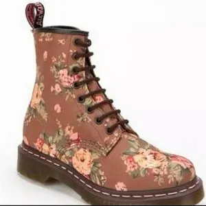 Dr. Martens 1460 Rare lace up Victorian Floral Combat boots Pre Owned
