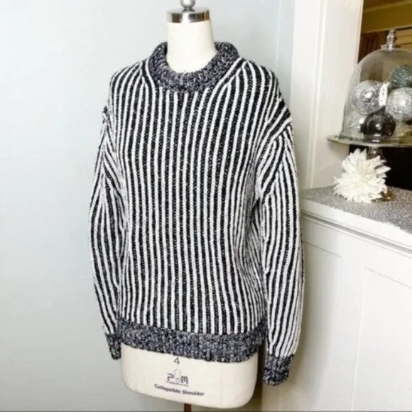 Elizabeth and James Black Striped Chunky Knit Crewneck Sweater Small