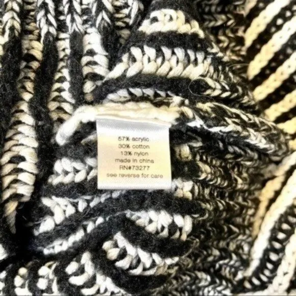 Elizabeth and James Black Striped Chunky Knit Crewneck Sweater Small