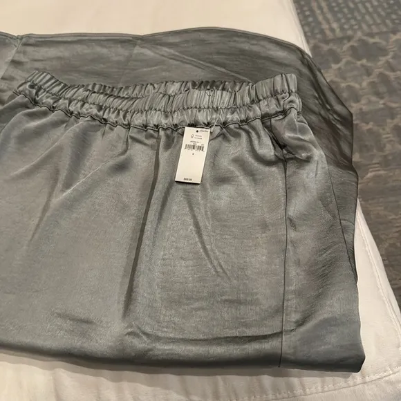 GAP Satin Midi Skirt Sage Green Size Small Side Slit Elastic Waist NWT