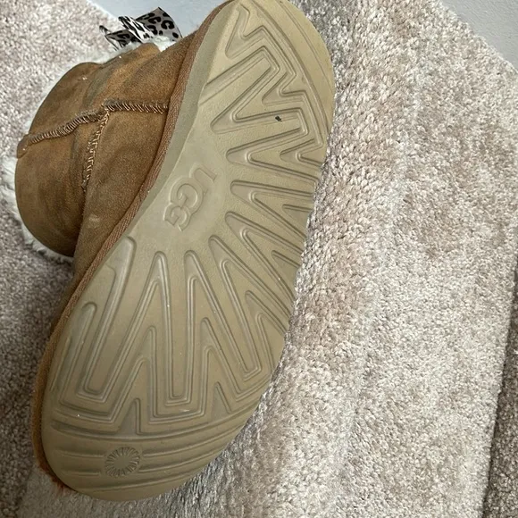 Girls’ UGG Bailey Bow II -tan and leopard boots
