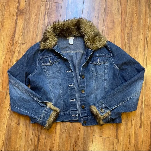 GNW Faux Fur Trim Denim Jacket Size L