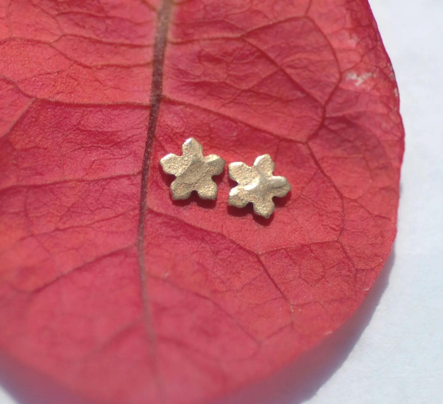 Hammered 5 Petal Pointed Flower Most Tiny Metal Mini Blanks 4.2mm