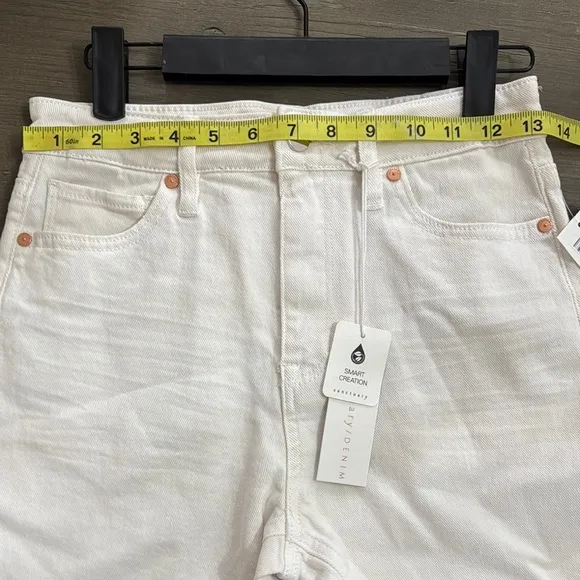 Sanctuary Ivory 5” Inseam Jean Shorts High-Waisted Frayed Hem NWT