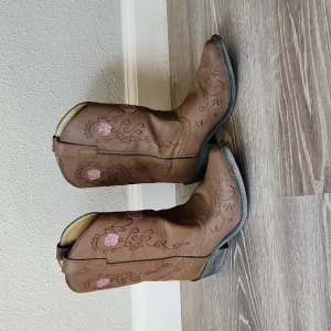 SHYANNE GIRLS FLORAL EMBROIDERED WESTERN BOOTS - POINTED TOE Size 2